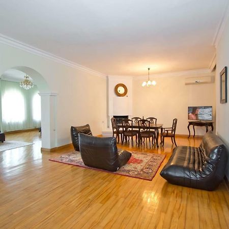 Apartment On Gorgiladze 25 Batumi Kültér fotó