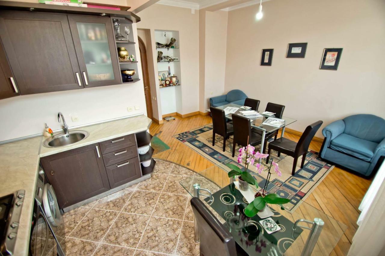 Apartment On Gorgiladze 25 Batumi Kültér fotó