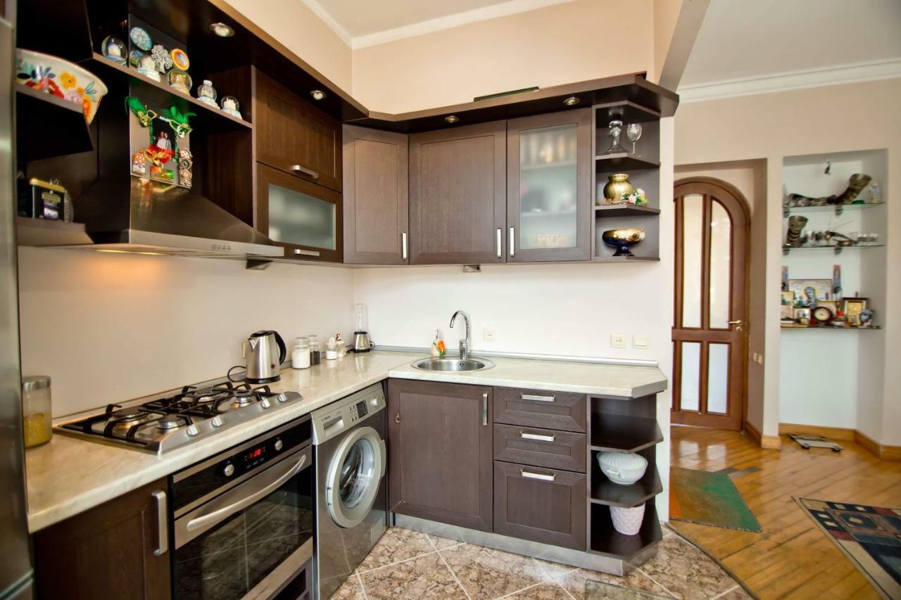 Apartment On Gorgiladze 25 Batumi Kültér fotó