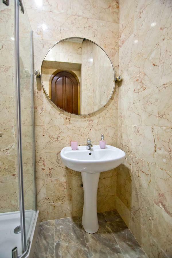 Apartment On Gorgiladze 25 Batumi Kültér fotó