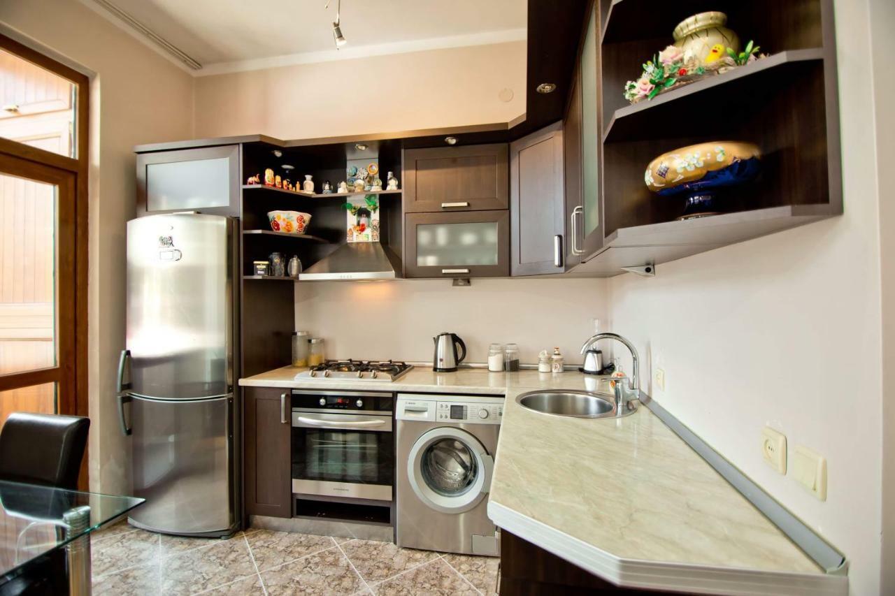 Apartment On Gorgiladze 25 Batumi Kültér fotó
