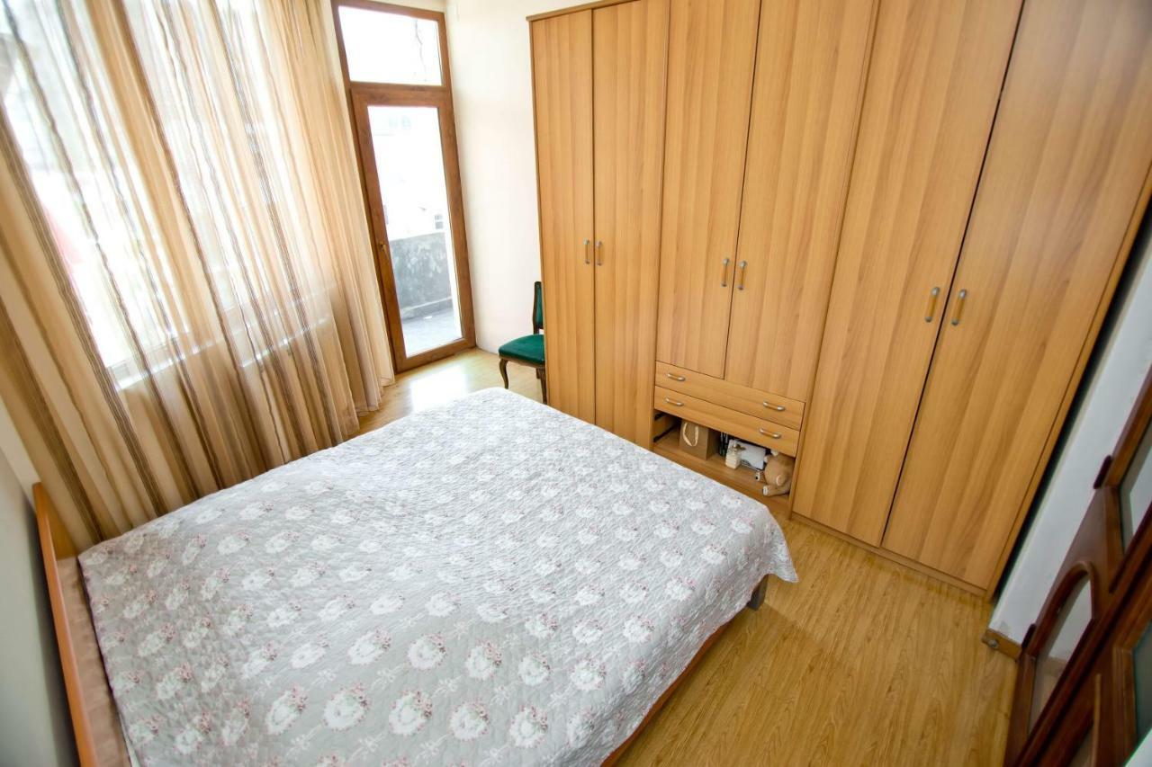 Apartment On Gorgiladze 25 Batumi Kültér fotó