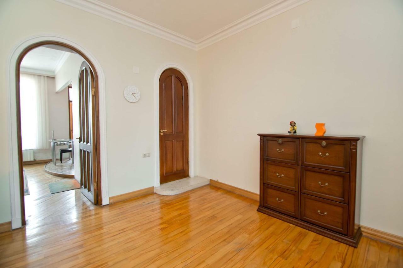Apartment On Gorgiladze 25 Batumi Kültér fotó